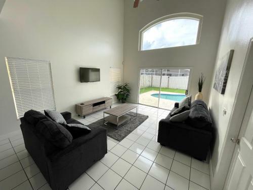 Family Home 10mi From Disney W/pool