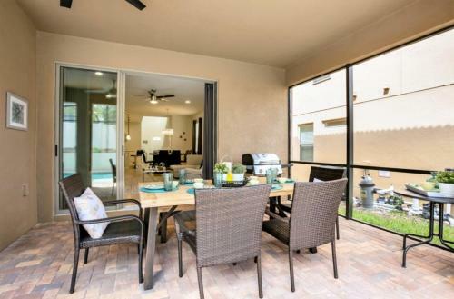 Exquisitely Prestige Large Home With Private Pool