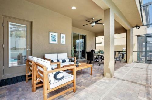 Exquisitely Prestige Large Home With Private Pool