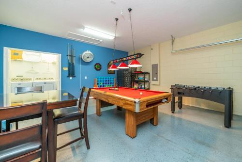 1219 Gorgeous Home W/3-master's*games Rm*themed Rm