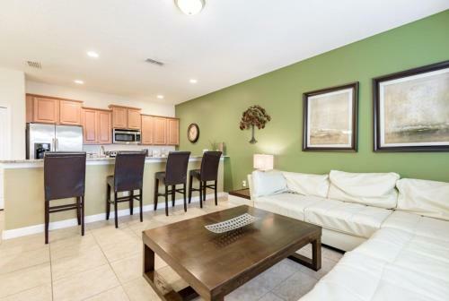 Sun Kissed 4 Bdm Townhome With Pool Townhouse