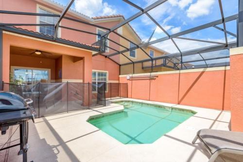 Sun Kissed 4 Bdm Townhome With Pool Townhouse