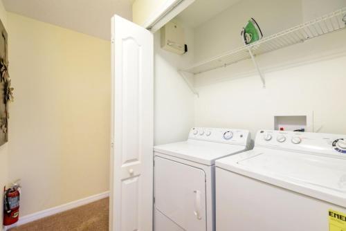 Sun Kissed 4 Bdm Townhome With Pool Townhouse