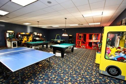 Sun Kissed 4 Bdm Townhome With Pool Townhouse