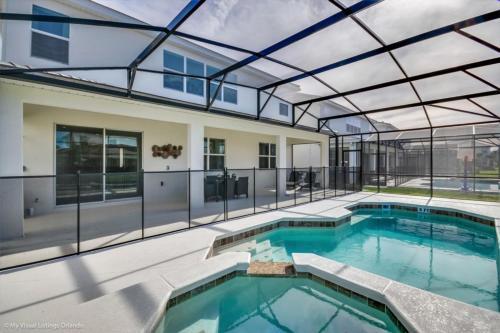 South Facing Pool & Spa - 8 Bdm Luxurious Villa Villa