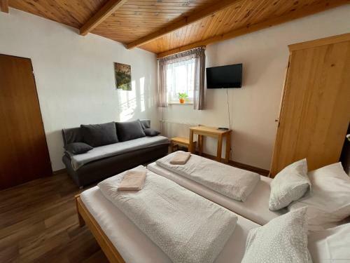 Hostal Pension Hones