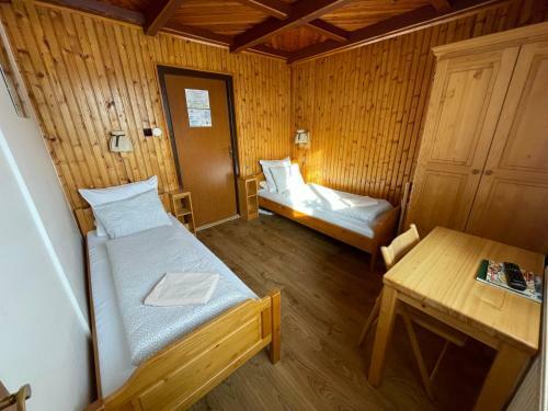 Hostal Pension Hones