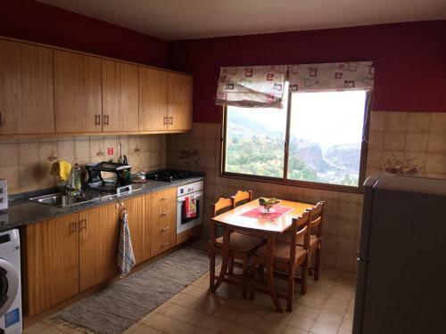 Pereira's House - Mountain & Sea