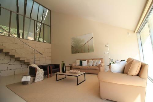 Slope Design Villa - Luxurious Architecture Villa