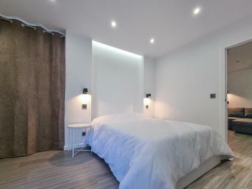 The Jolie Apartments
