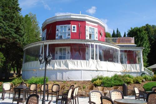 Posada Auberge De La Tour Du Lac