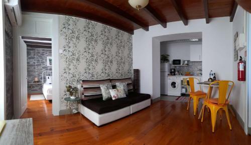 Hostal Casa Velha D Fernando E Casa Av� Augusta