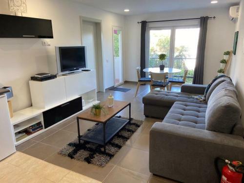 Two Bedroom Center Apartment Quarteira