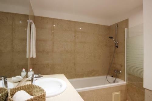 Residences Golf Club Apartment