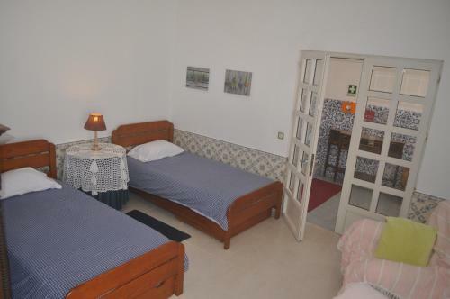 Casa Baleeira-bright Spacious Beach House