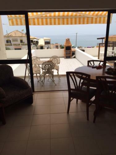 Apartamento T1 - Praia Da Rocha - Com Vistas De Mar E Terra�o