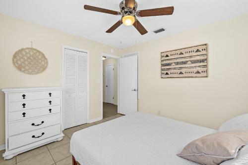 Family Getaway Pool Patio Fire Pit Walk To The Beach