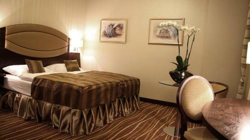 Casino&hotel Admiral Al?b?t�n