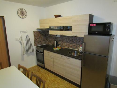 Apartamento Dopravna Al?b?t�n