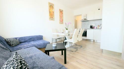 Apartamento Soukrom� - Pln? Vybaven� Byt 2+kk