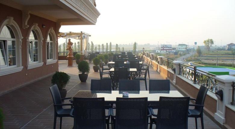 Hotel Ador Resort