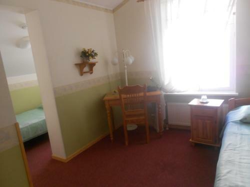 Hostal Poska Villa Guesthouse