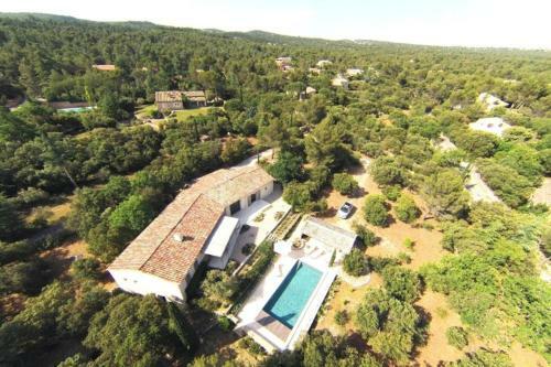 Lesquirou - A Chic And Peaceful Villa