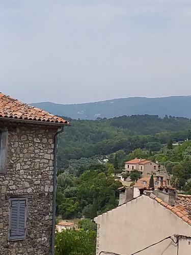 Maison De Village