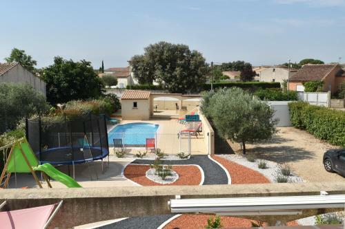 Villa Class�e 4 �toiles Avec Piscine Et Boulodrome