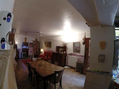 Maison De Campagne Avec Jaccuzi � Bulles
