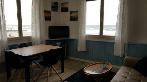 Beach Front Apartment Eljocri