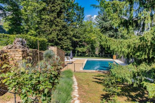 Villa Avec Piscine Sur Le Domaine D'un Ch�teau