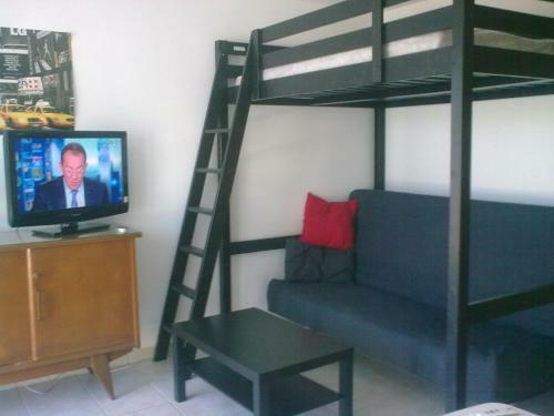 Apartamento Studio Climatise. Proche Parking, Commerces Et Mer