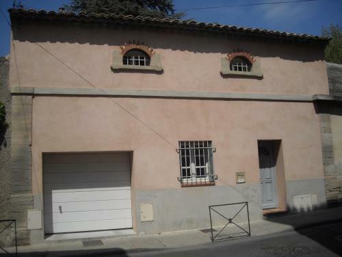 Maison De Ville Aux Couleurs Proven�ales.