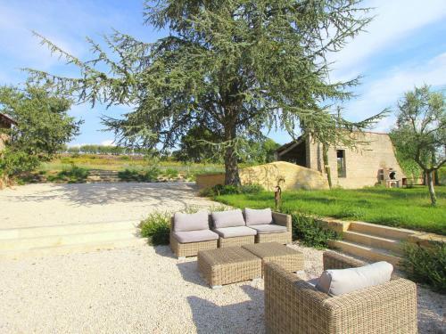 Modern Villa In Carpentras With Swimming Pool