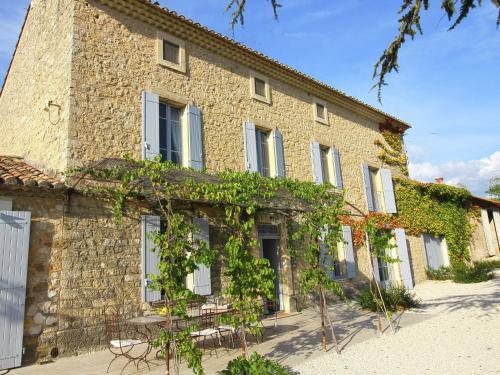 Modern Villa In Carpentras With Swimming Pool