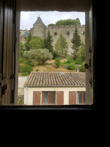 Apartamento Face � La Cit� : Appartement Avec Cour !