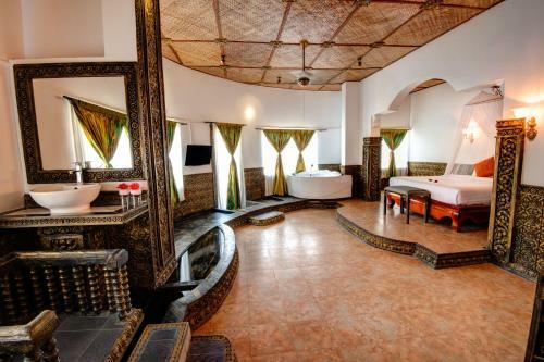 Le Grand Palais Boutique Hotel