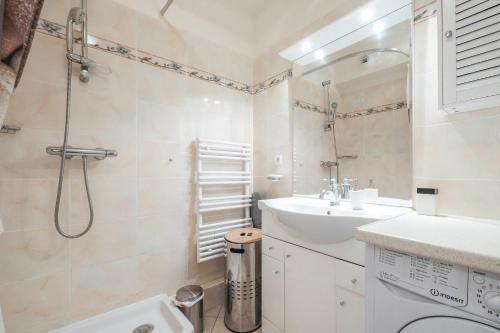 Pleasant 2 Bedroom Apartment With Pool