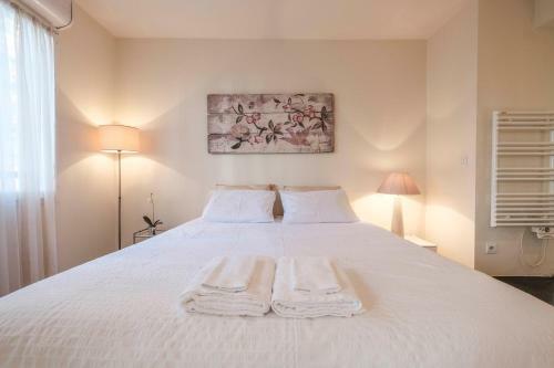 Pleasant 2 Bedroom Apartment With Pool