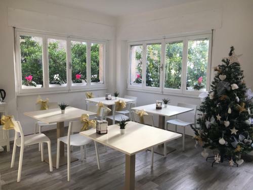 Hostal Rione San Carlo