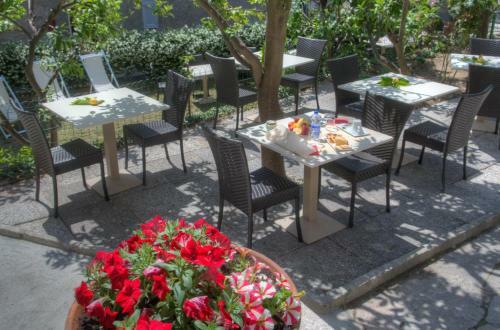 Hostal Rione San Carlo