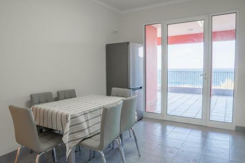 Villa Dolphin House