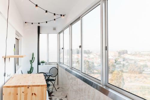 Cozy Panoramic Apartment Near Metro Station
