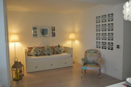 Amazing Beach & Pool Apartment With Garden