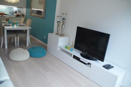 Amazing Beach & Pool Apartment With Garden