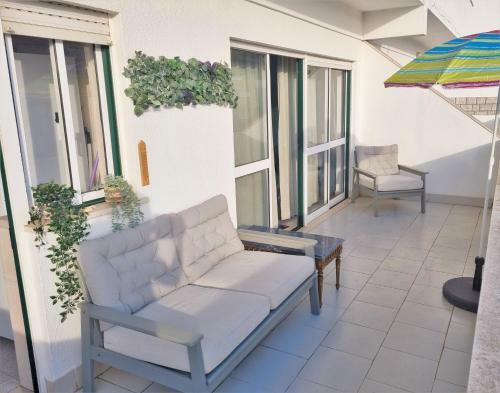 Casa Mar E Sol, New Apartment Near The Beach With Balcony