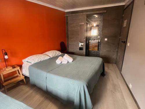 Sun House - Near Sintra - Triple Rooms - Kitchen - Pool