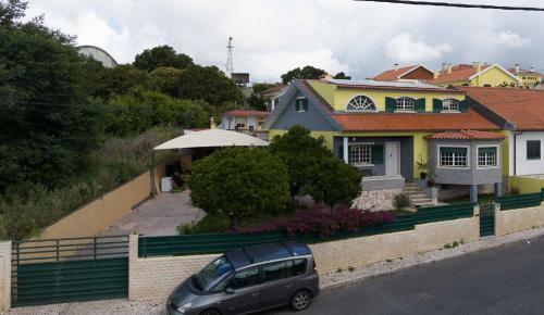 Sun House - Near Sintra - Triple Rooms - Kitchen - Pool