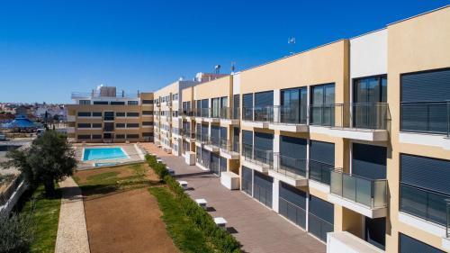 Two Bedroom Stylish Central Tavira Apartment.